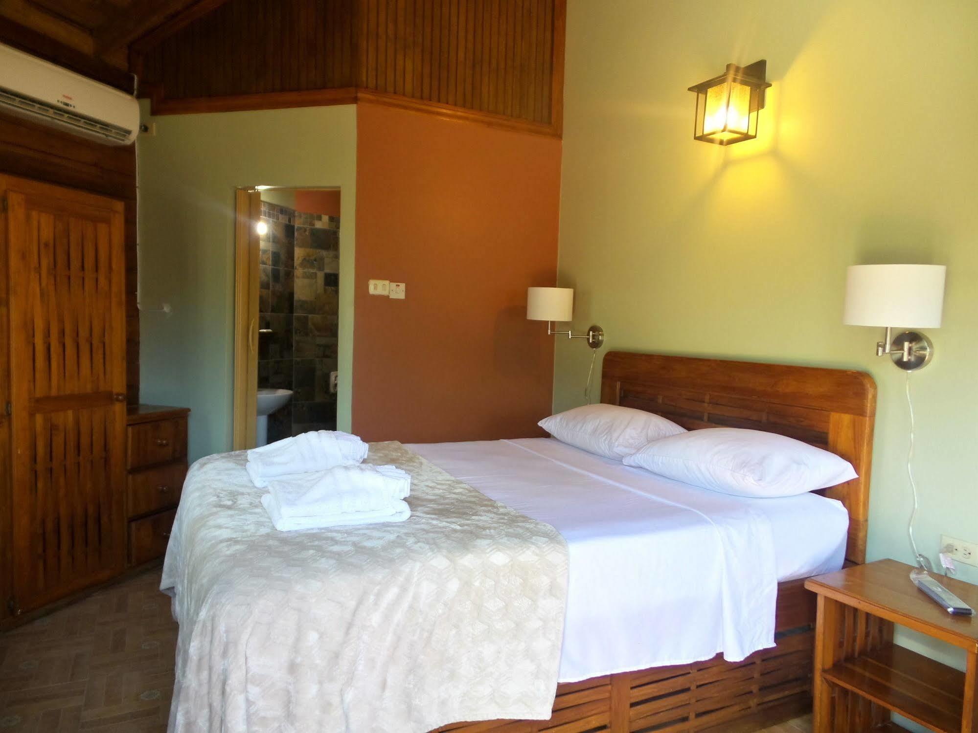 Shepherd Inn Crown Point Eksteriør bilde